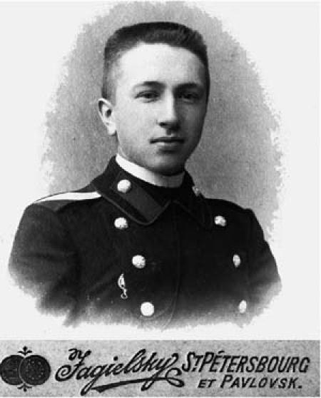 Nikolai N. Anichkov as a student at the Imperial Military Medical ca. 1904. (Public Domain) 